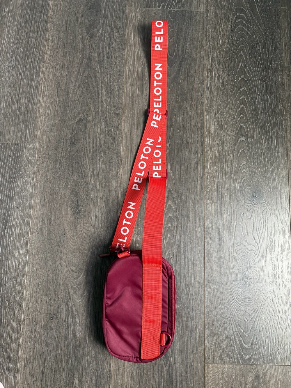 Peloton Crossbody Bag Burgundy Red Adjustable Strap Like New Condition Gym - Picture 6 of 9